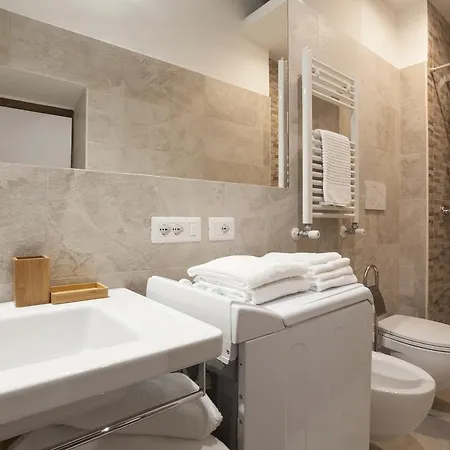 The Piccolo רומא